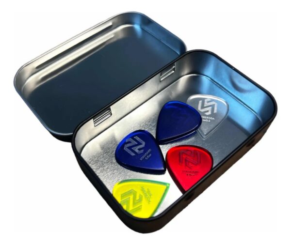 Pack 5 Plumillas + Lata De Metal Rectangular / Personalizado