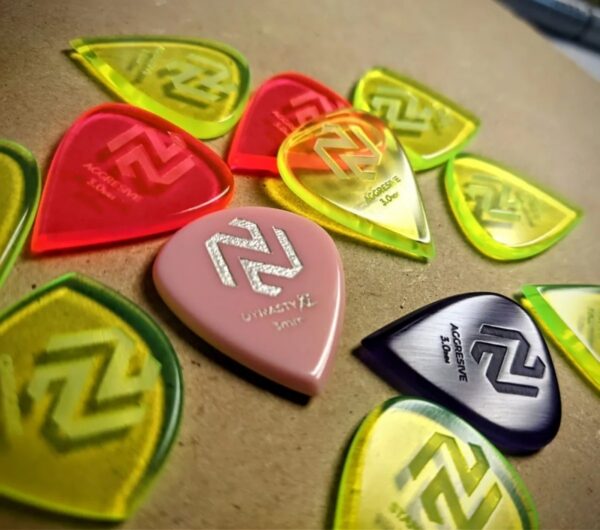 Nexus Picks Kit 3 Plumillas / Púas Acrílico 3mm Aggresive